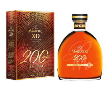 Кальвадос Pere Magloire, XO 200 ans, gift box, 0.7 л