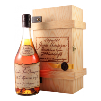 Коньяк Menard, "Ancestrale" Reserve de Famille, wooden box, 0.7 л