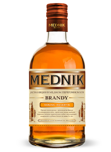 Бренди МЕДНИК МОЛОДОЙ 0,5 л Россия